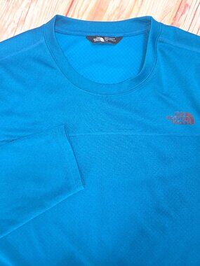 The North Face Mens Blue LS Crewneck Active Shirt Large
